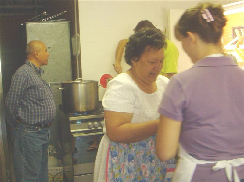 Cooking for homeless 22 3 09 024 (Medium).jpg